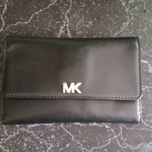 Women’s Michael Kors Wallet Cell Phone Wallet